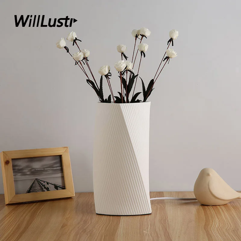 

Creative Ceramic Table Light Porcelain Vase Flower Arrangement Desk Lamp Hotel Lounge Study Bedside Art Deco Nuptial Lighting