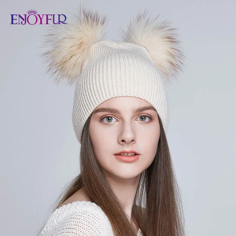 Женские шапки с двумя помпонами ENJOYFUR мягкие теплые из натурального меха для зимы