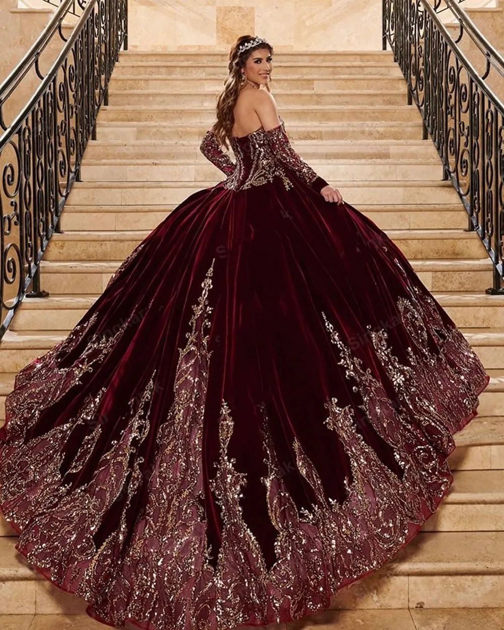 

Burgundy 2021 Ball Gown Velvet Quinceanera Dresses Bridal Gowns Sweetheart Long Sleeve Sweet 16 Dress Vestidos De Noiva