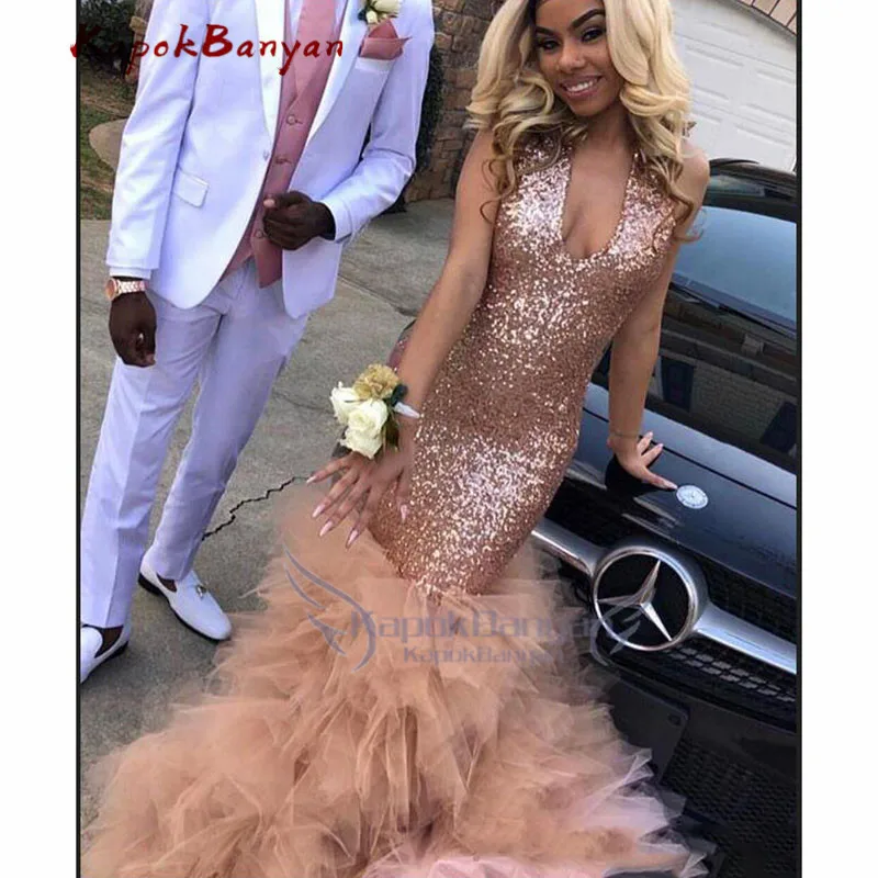 Zwarte Meisjes Pailletten Mermaid Rose Roze Lange Prom Dresses 2019 Sexy Halter Diepe V-hals Organza Rok Avond Partij Jassen Zwarte Meisjes Pailletten Mermaid Rose Roze Lange Prom Dresses 2019 Sexy Halter Diepe V-hals Organza Rok Avond Partij Jassen
