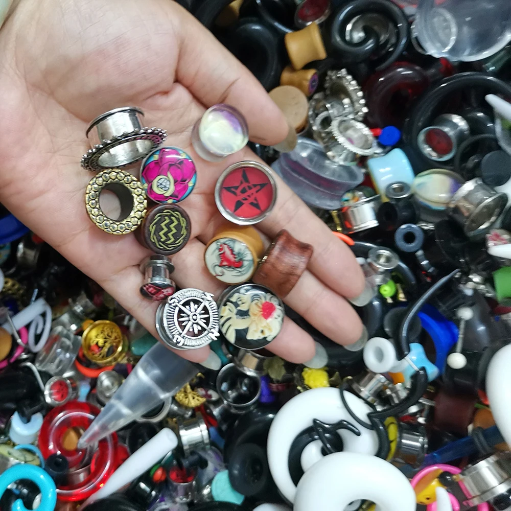 

JUNLOWPY Wholesale 100pcs Stock Stainless Acrylic Ear Flesh Tunnels Ear Plugs Factory Cheap Ear Plugs Gauges Stretcher Piercing