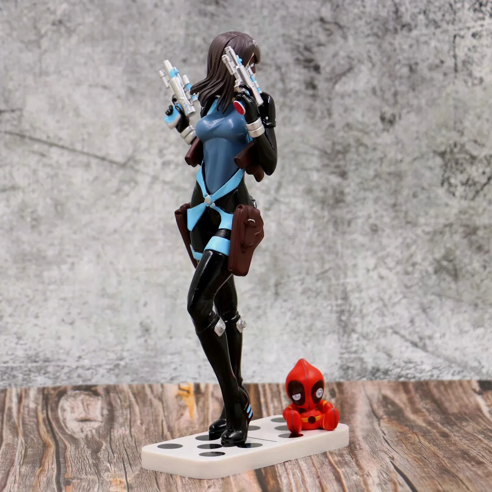 

KOTOBUKIYA MARVEL UNIVERSE Deadpool Domino Bishoujo Statue Figure Toy Brinquedos Figurals Model Gift