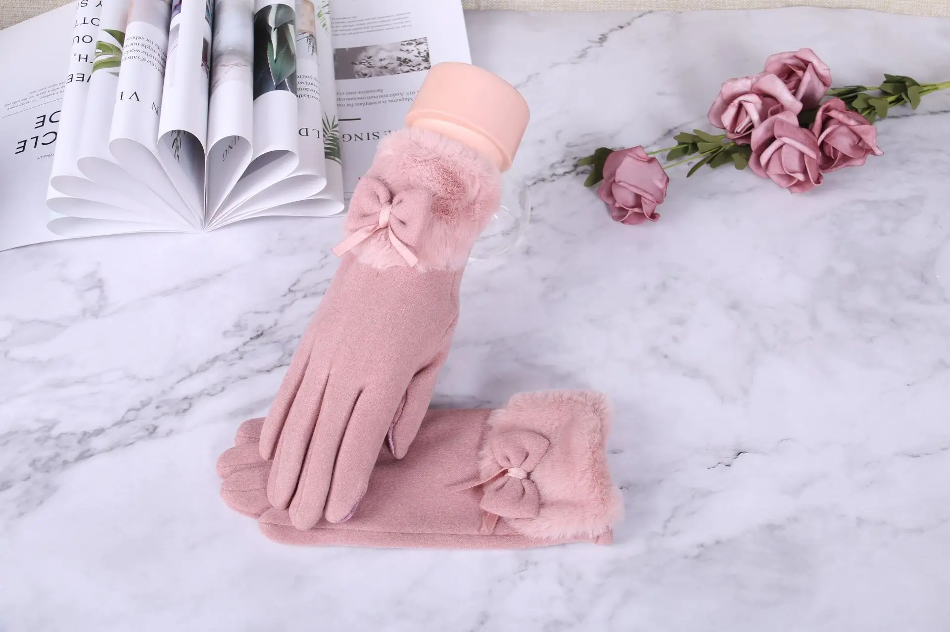 

2020 New Ladies Rabbit Plush Super Stretch Thickening Warm Touch Screen Cute Hair Mouth Outdoor Clothing Gloves