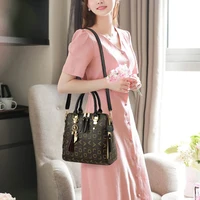Sac à main en cuir PU avec lettres anglaises pour femmes, sac à poignée supérieure avec pompon, sac à bandoulière de luxe de grande capacité, fourre-tout Design 2