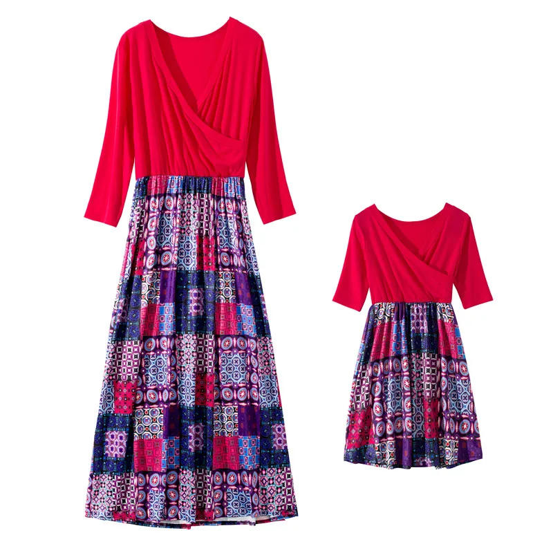 Платья для мамы и дочки; Семейные комплекты; платье с v-образным вырезом в стиле пэчворк для мамы и дочки; Одежда для маленьких девочек; Vestidos f