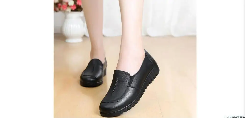 Spring Autumn flats Shoes Woman Genuine Leather Women Flats Slip On Women Loafers Soft bottom non-slip Female Shoes Large size