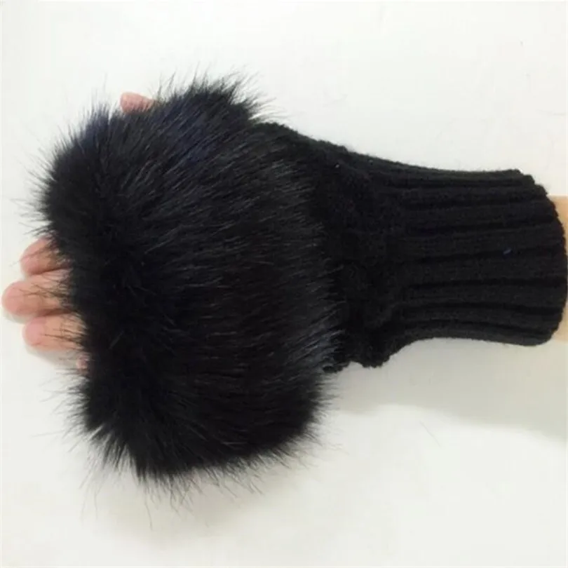 Женские перчатки теплые вязаные варежки без пальцев клетчатый узор короткий