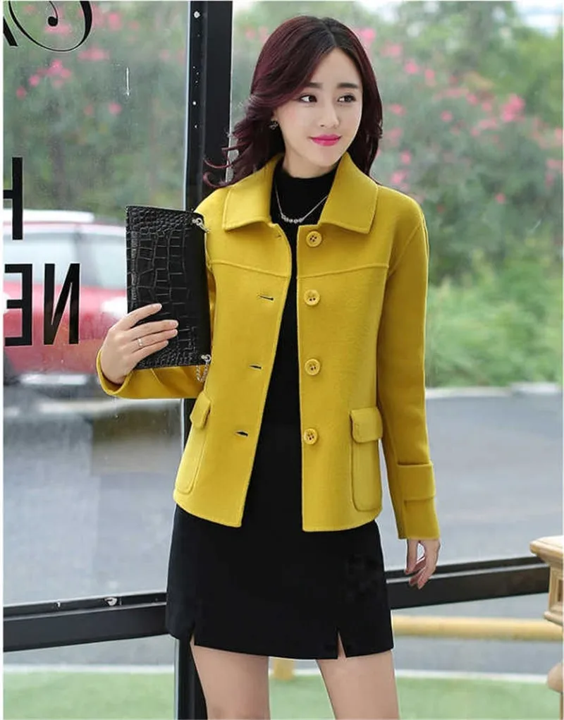 Elegant Women's Wool Coat With Lapel Collar And Single-breasted Fit_voghion.com