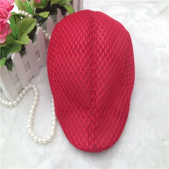 red Летние мужские и женские солнцезащитные сетчатые береты унисекс газетчик для гольфа плоская остроконечная шляпа Кепка дышащие береты - Цвет: red