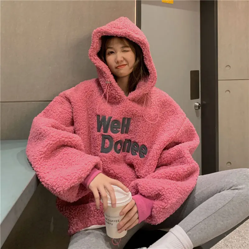 

Thickened imitation lamb wool hooded sweater women's autumn and winter 2021 new loose design sense niche embroidery top