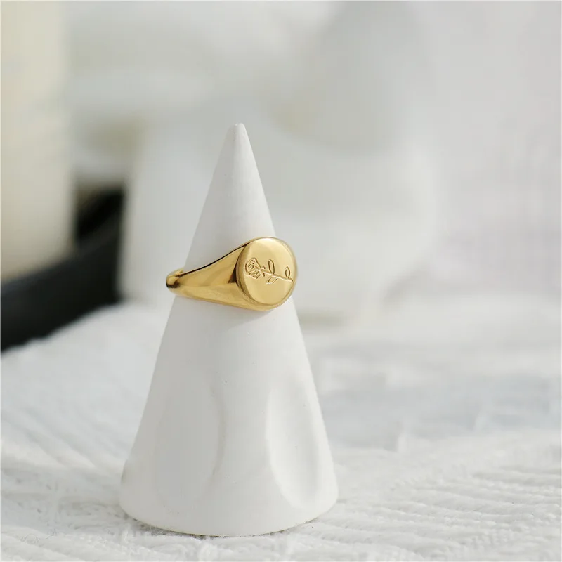 Gold-plated engrave rosette rings stainless steel fashion personality 18k gold European Christmas simple rings for women wedding rings finger rings fashion rings engagement rings