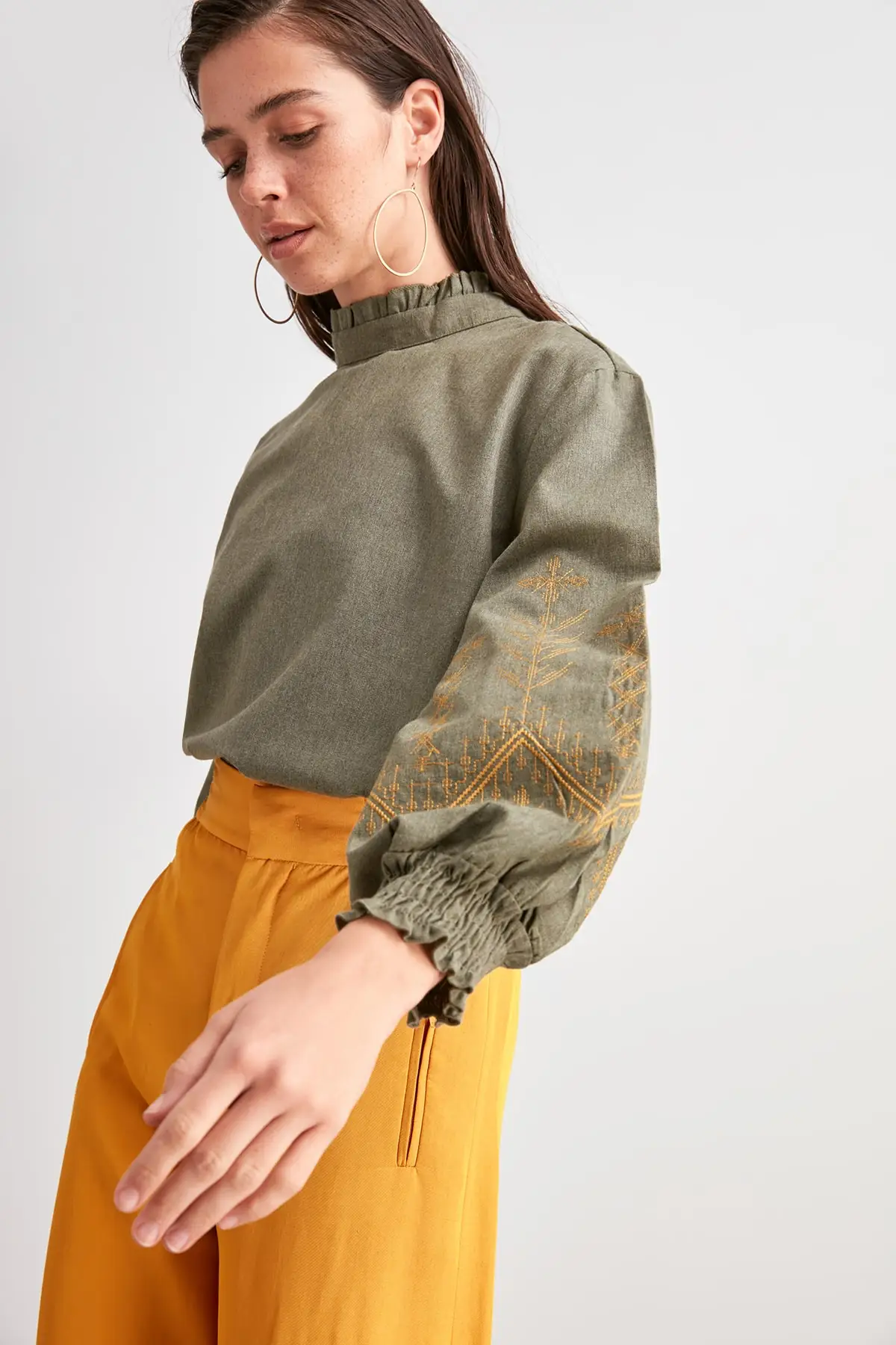 Блузка с оборками| |