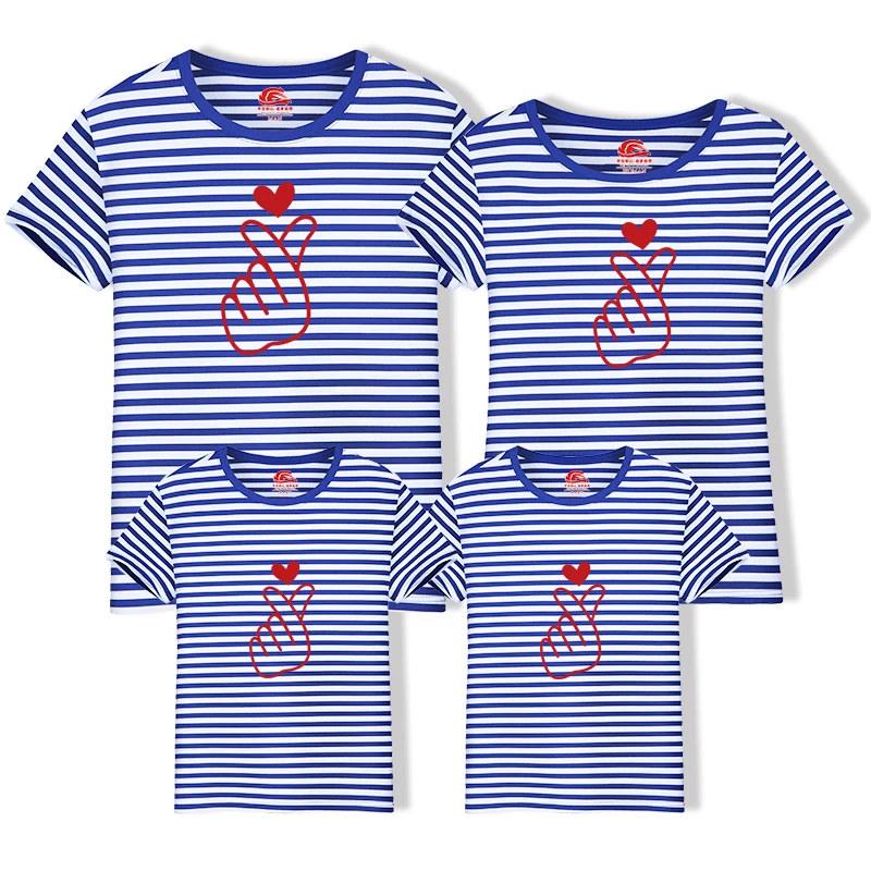 striped Рождественская футболка; семейные летние топы; футболки для всей семьи; футболки с короткими рукавами для папы и сына; одинаковые комплекты для семьи «Мама и я» - Цвет: striped