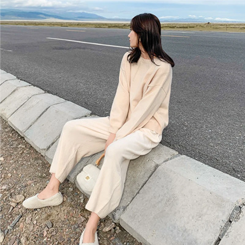 

Set women's fashion autumn and winter new long-sleeved knit pants casual Korean version of the two-piece suit
