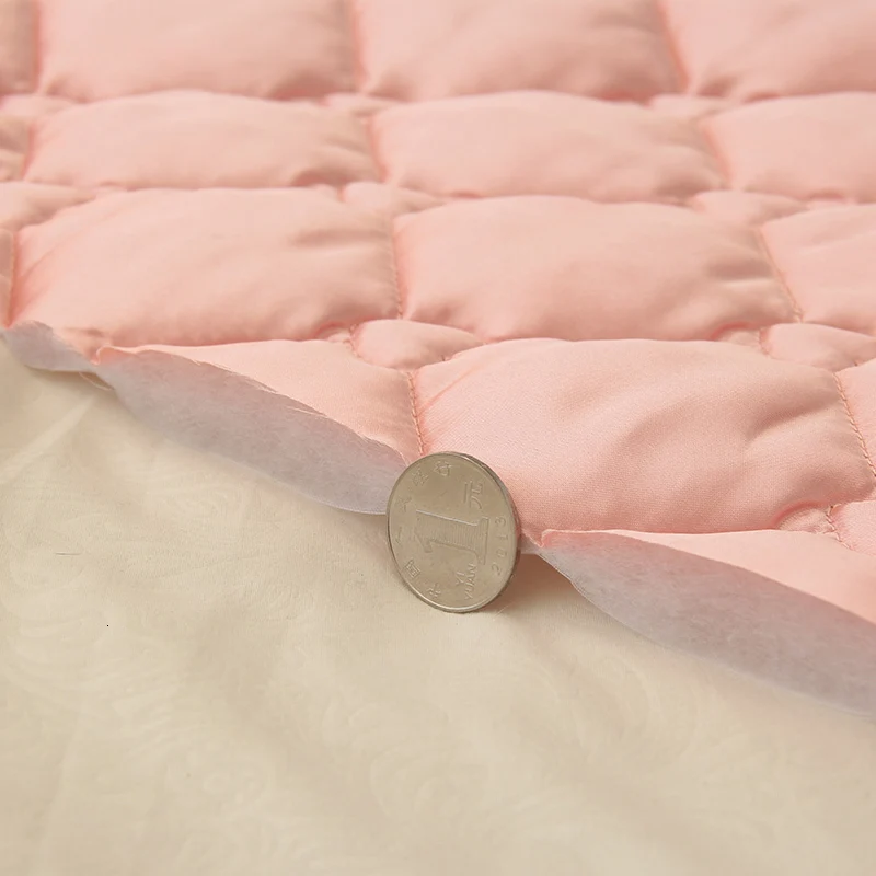 Скандинавском стиле последняя тонкая ткань-затянутая кровать была покрыта лобовым стеклом принцессы и мягкий розовый мешок крышка чехол на спинку кровати