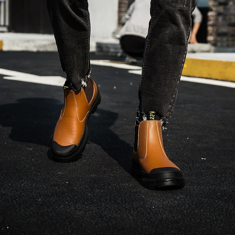 

2019 Four Seasons England Martin Boots Fashion Man Hight-top Short Boots Black And White with Pattern Work Shoes Big Head Bang D