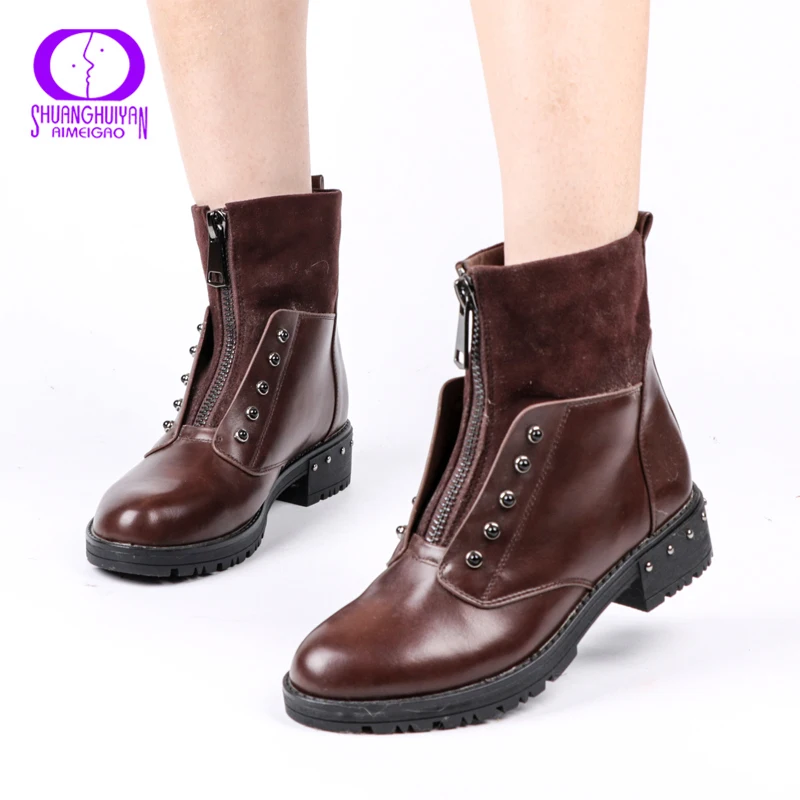 

AIMEIGAO Winter Casual Warm Rivets Ankle Boots 2020 Fashion Flock Med Heels PU Shoes Female Zip Platform Boots Ladies Round Toe