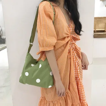 

2020 new Korean version of the handbag lazy wind bag female fresh green wave dot canvas bag female shoulder messenger bag