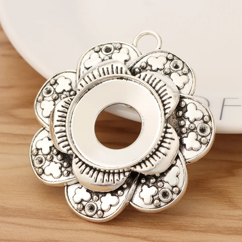 

2 Pieces Tibetan Silver Round Blank Open Large Flower Charms Pendants Fits Cameo Cabochon Settings For Jewellery Making 61x56m