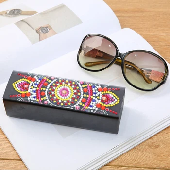

Diamond Eyeglasses Storage Box DIY Painting Protector Extraordinary Craftsmanship Sunglasses Holder for Personal Decor