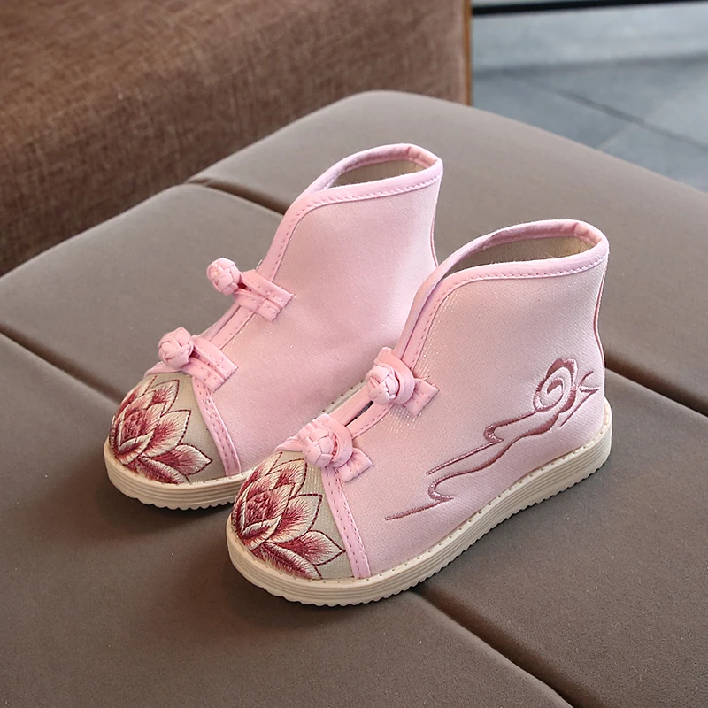 Детские короткие ботинки ручной работы в народном стиле; парусиновая обувь для маленьких девочек; тканевые ботинки с вышивкой; зимняя мягкая подошва из коровьей кожи - Цвет: ST029Pink