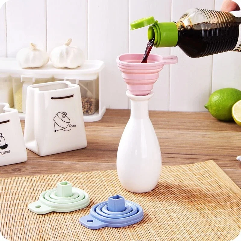 Creative Foldable Funnel Silicone Funnel Folding Mini Portable Funnels Hung Household Oil Liquid Dispensing Kitchen Tools 70%