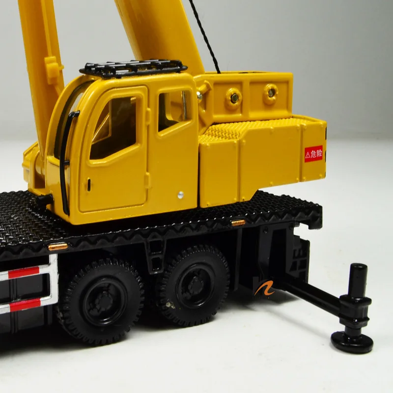 

CHILDREN'S DAY Stocking Cadeve Produced Alloy Engineering Vehicle Model Crane Can Be Used as Gift Collection Desk Ornament