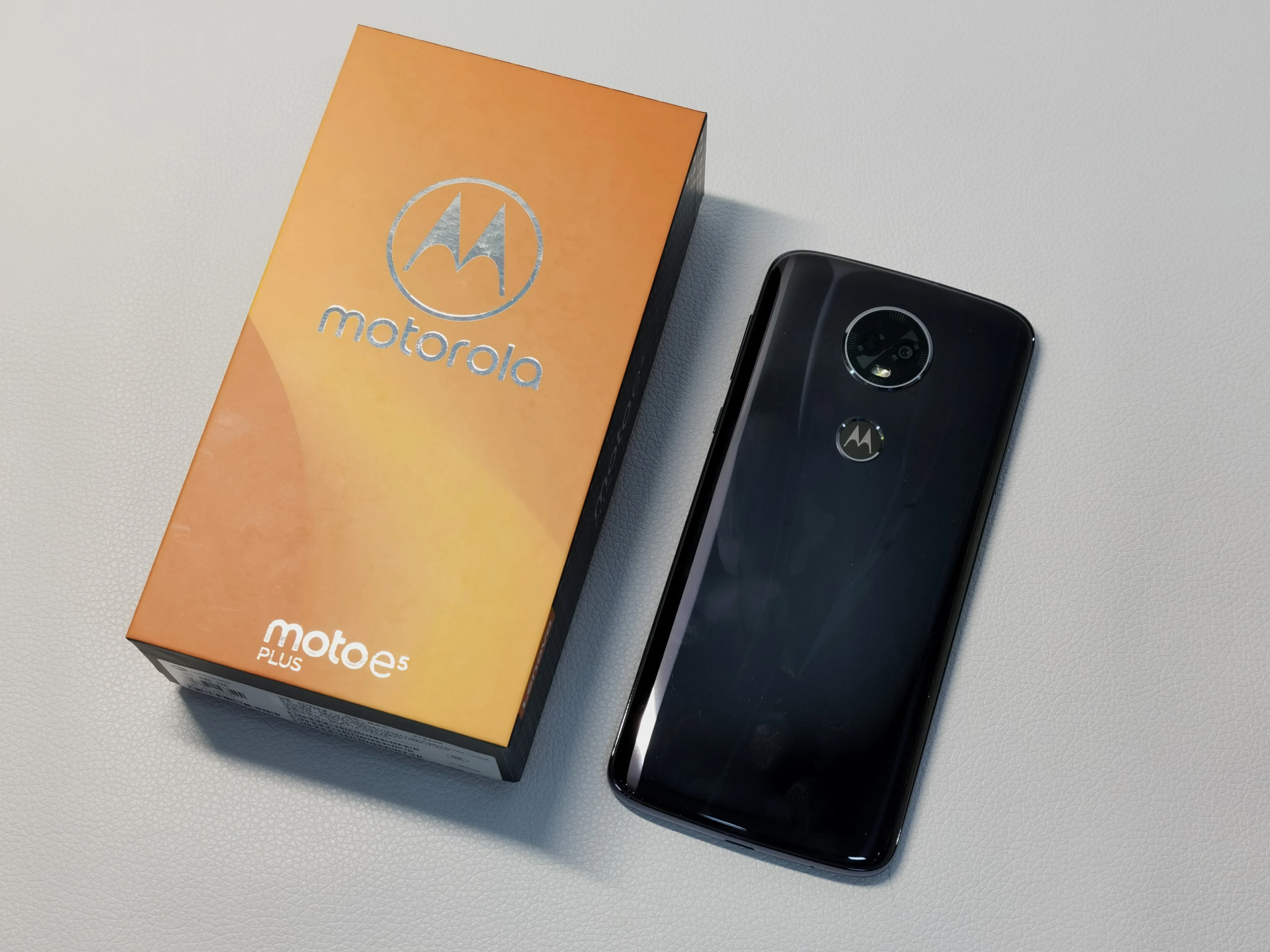 Смартфон MOTO E5 PLUS 4G LTE, 4 Гб ОЗУ, 64 Гб ПЗУ, Восьмиядерный процессор Snapdragon 430, 5000 мАч, Android 1080 P, 6,0 дюйма, Мп+ Мп, мобильный телефон