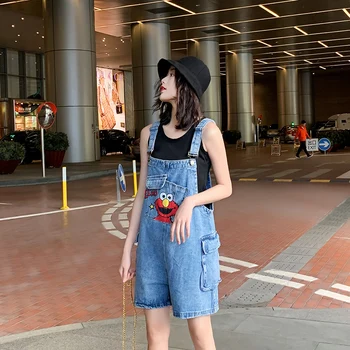 

Ms. shorts cartoon denim strap shorts female spring and summer 2020 new Korean loose strapped shorts