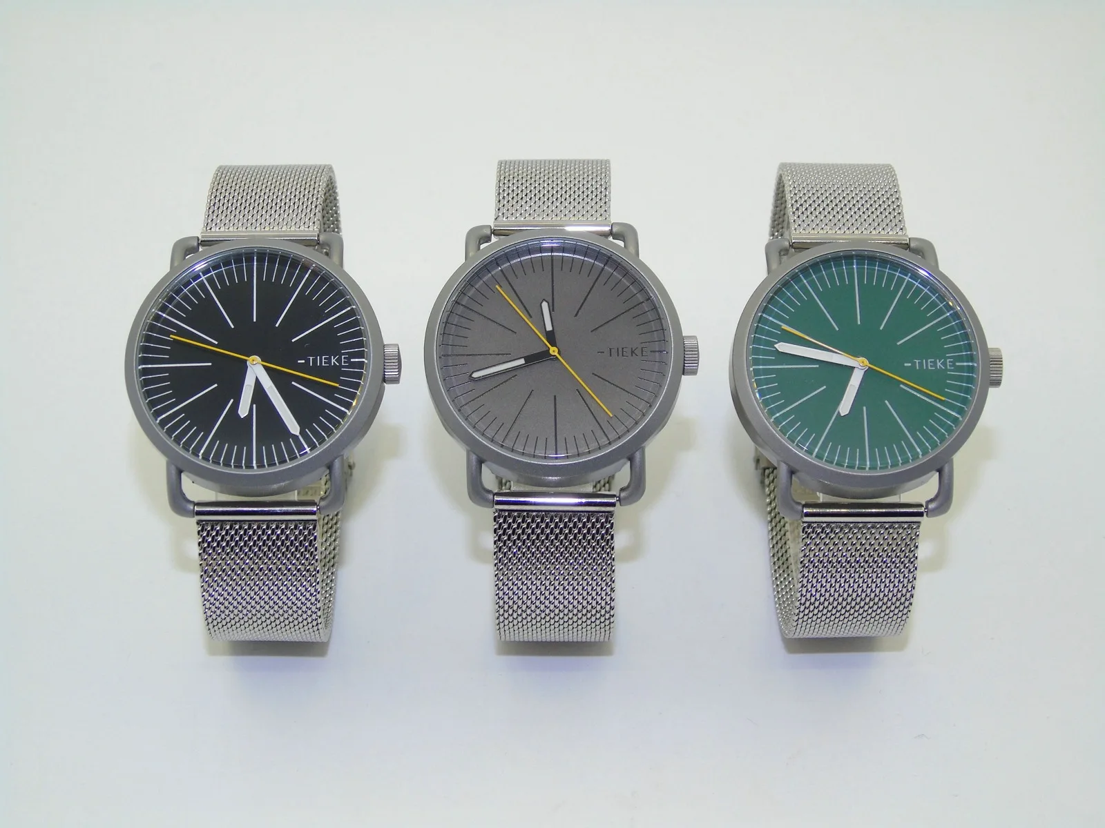 

Tieke Steel Belt Mesh Belt Long Seconds K018 Quartz Watch