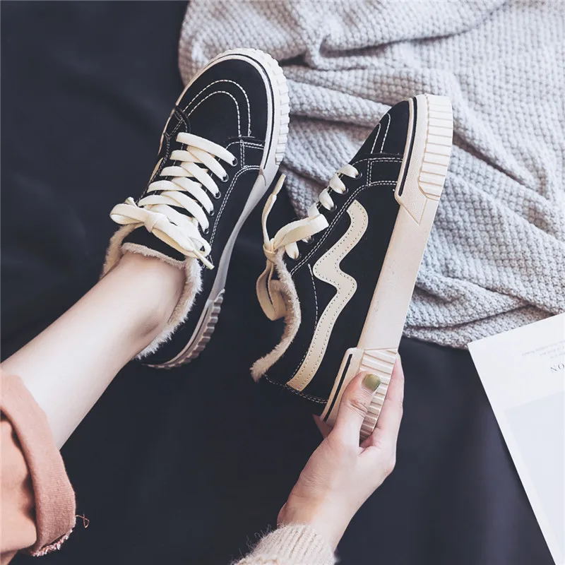 

Canvas Shoes Fur Lining Black Women's Shoes Winter 2019 New Plush Korean Trendy Shoes Low Top Short Plush Autumn Sneakers 35-40