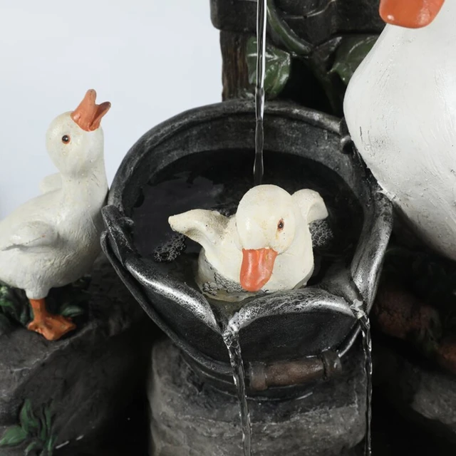 Állati Mókus Kacsakert Szobor Napelemes Lámpákkal Vízesés Szökőkút Gyanta Figura Dísz Kültéri Dekorációk - Image 5