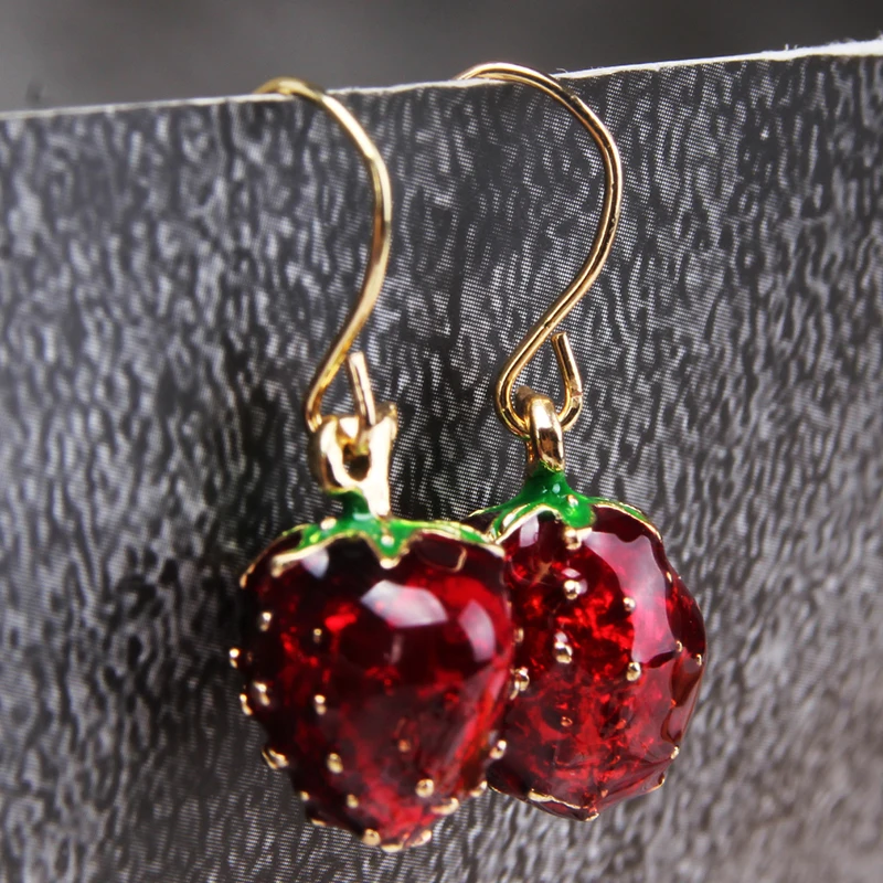

2019 summer Sweet Cute Strawberry Earrings korean Fashion Stud Earring for Women Girls Party Jewelry Gift