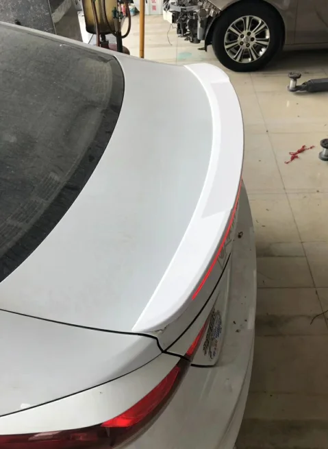 Для hyundai Elantra спойлер светодиодный источник света ABS Материал заднее крыло праймер цвет задний спойлер