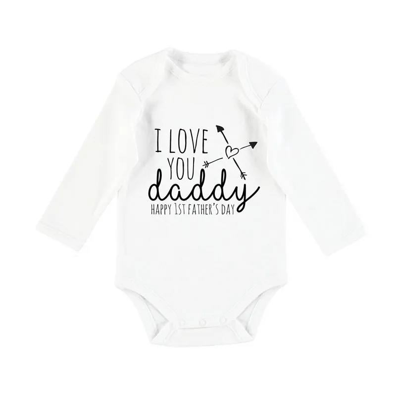 Милое хлопковое боди для малышей с надписью «Love Daddy Happy 1st»; комбинезоны для новорожденных мальчиков и девочек; детская одежда - Цвет: Белый