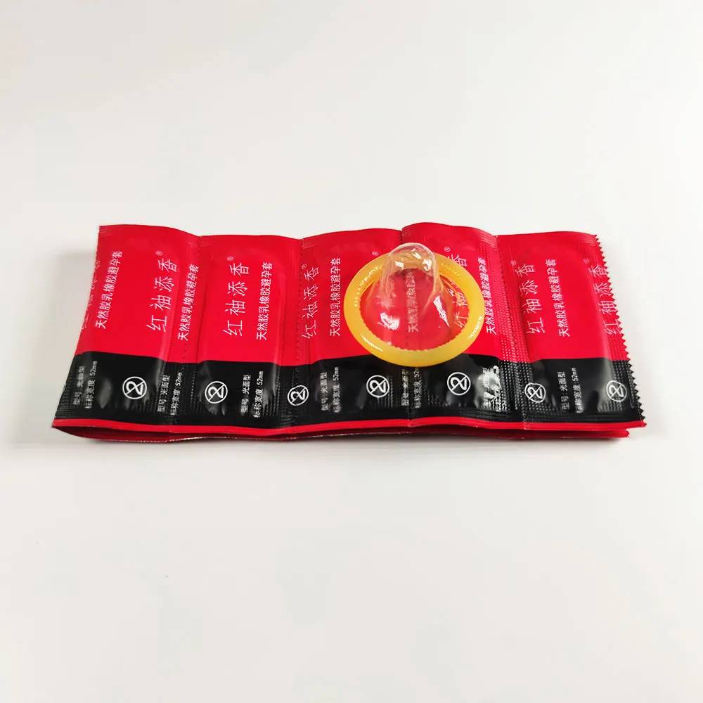 Wholesale Condoms For Men 50 Pcs Large Oil Condom Sleeve For Penis Strawberry Sex Toys For Couple