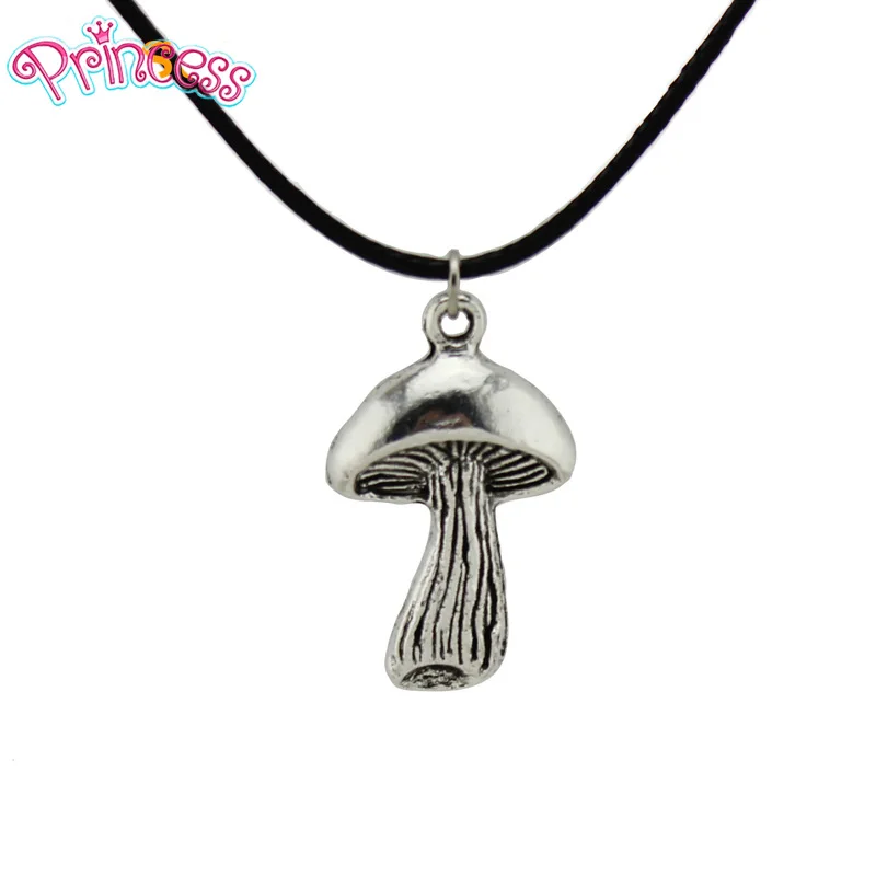 

2019 New Men/Women Jewelry Vintage Silver Cute Mushroom Pendant 17" Short Necklace For Men Women Gift YW1101 Free Shipping