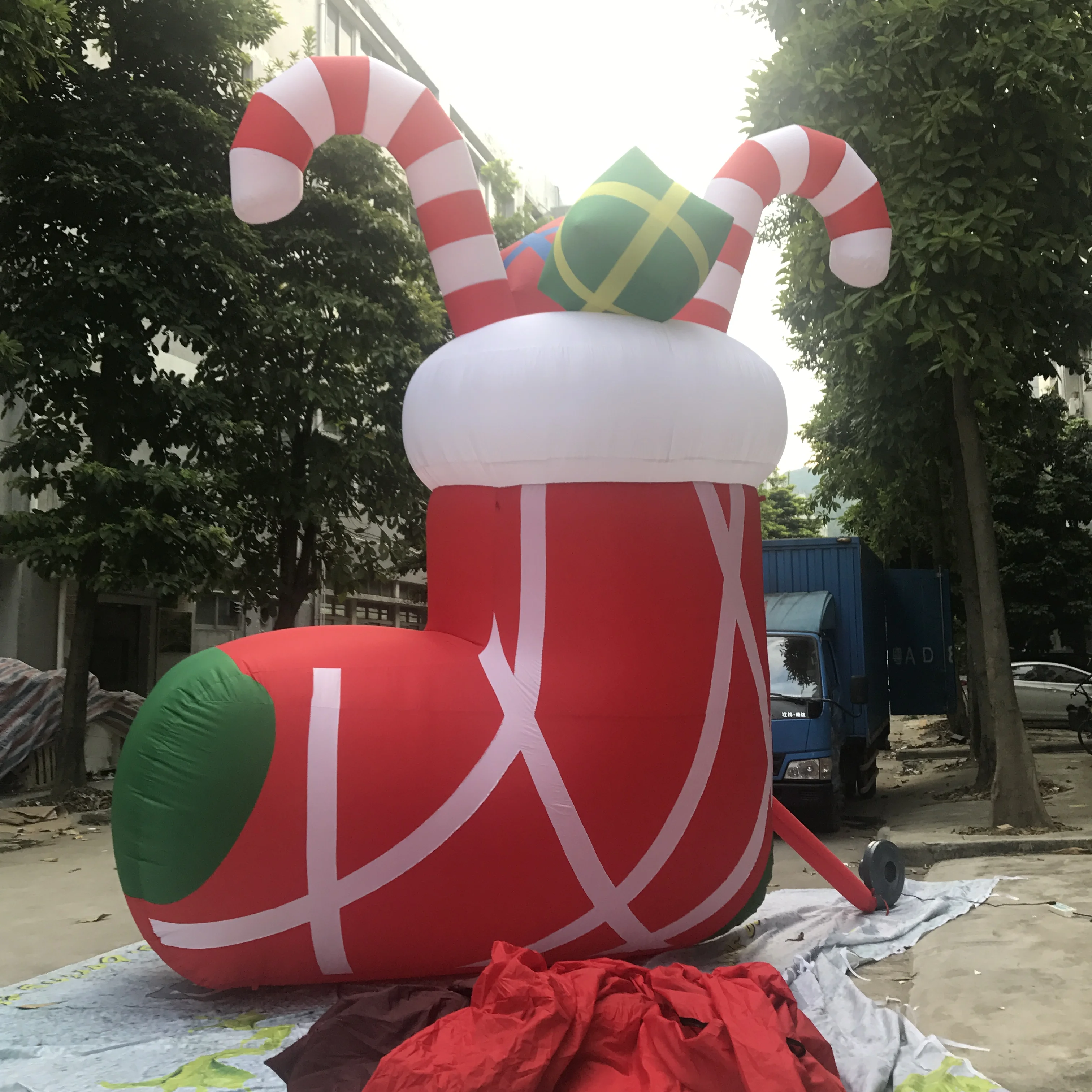 Новогодние ботинки для фестиваля