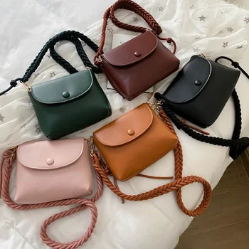 

AMELIE GALANTI Textured small bag new 2020 fashion one shoulder bag crossbody bag female wild ins western style small square bag
