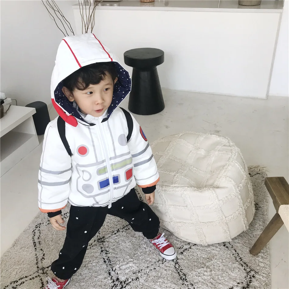 Tonytaobaby/Новинка; зимнее Детское пальто для мальчиков и девочек с рисунком космонавта из мультфильма и плюша; детская куртка