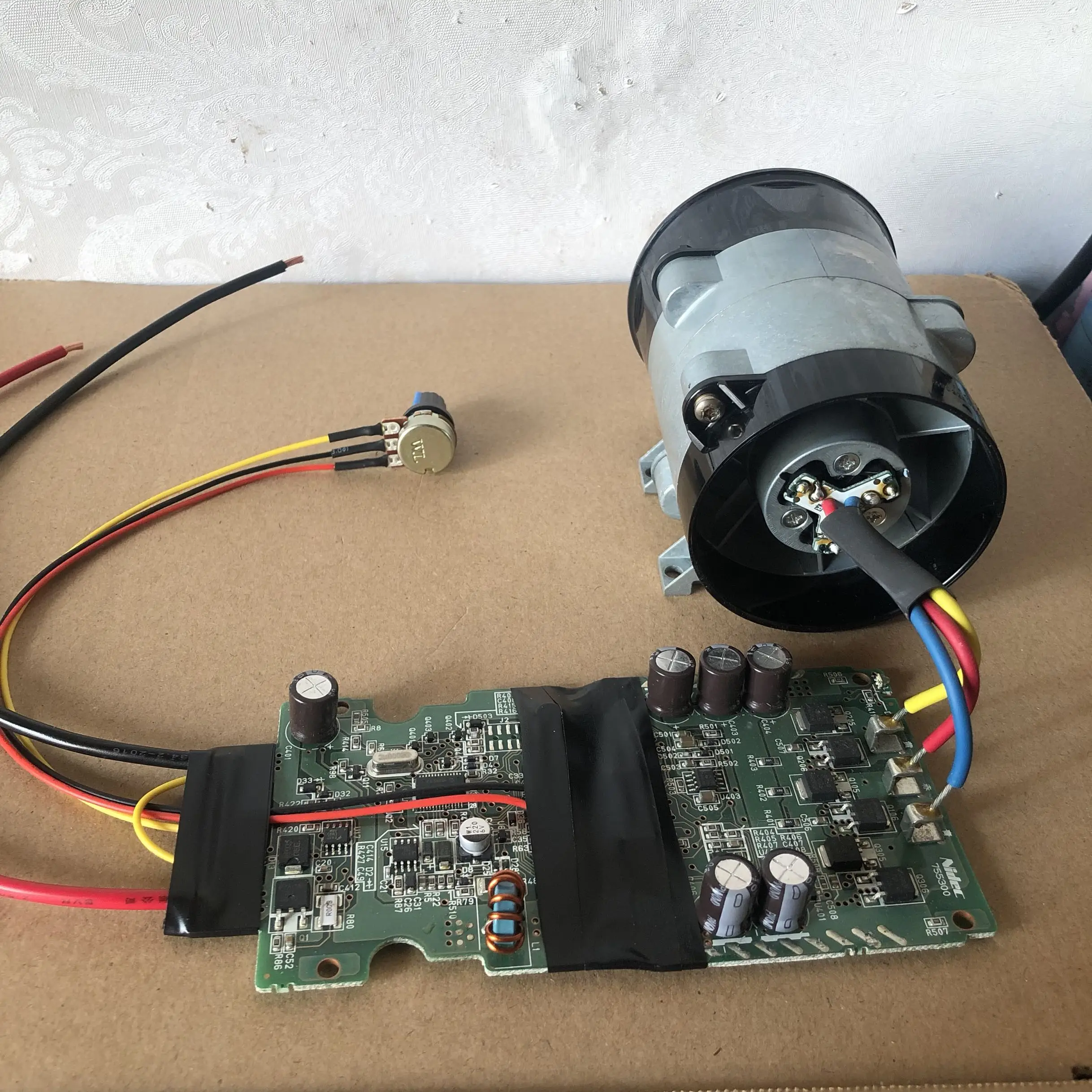 The 12 V On The New Automobile Electronic Electric Supercharger Turbo Fan Storm Force High Speed