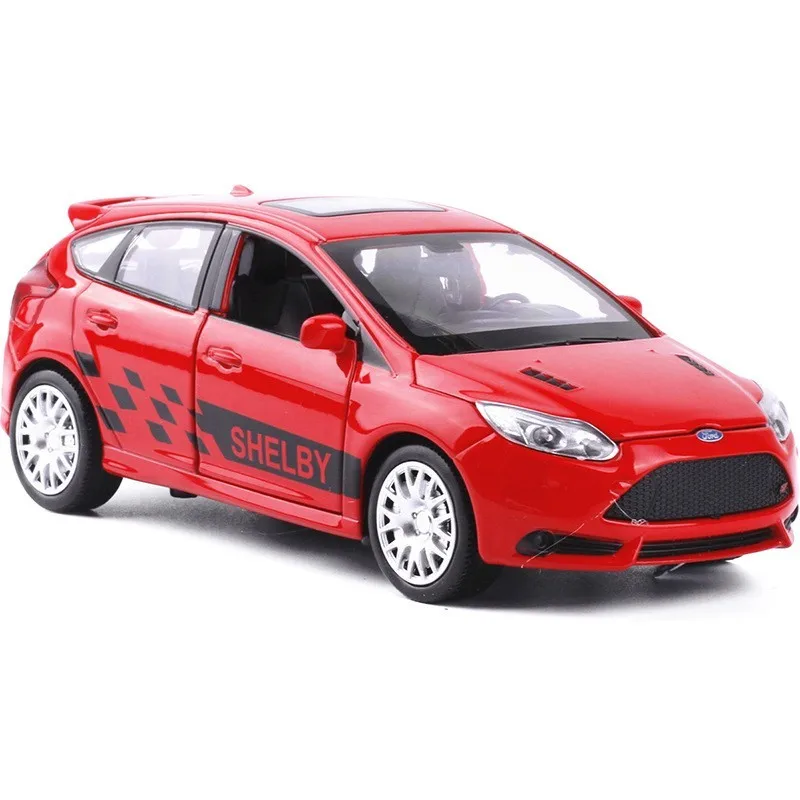 1:32 Сплав модели автомобилей высокая имитация Ford Focus модели игрушки металлические Diecasts оттягивать и мигать и музыкальные модели игрушки