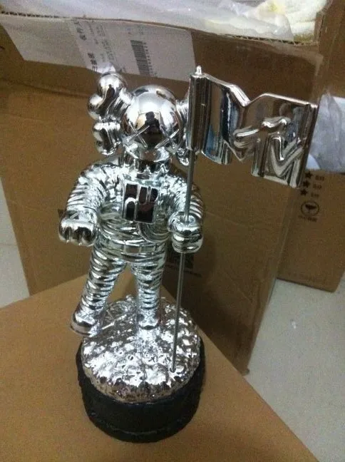 Копия награды moon man MTV статуя Moonman Prop высокое качество Посеребренная 1 кг | Спорт и