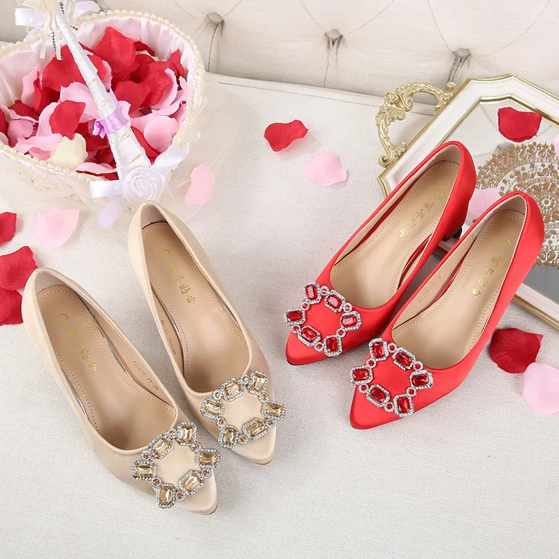 

Chinese Style Marriage Shoes Man-made Diamond Chunky-Heel Semi-high Heeled Pointed-Toe Xiu Shoes Bridal Shoes Wedding Shoes Red