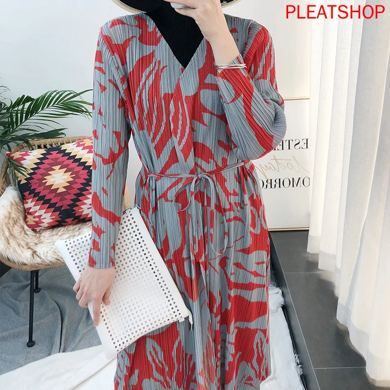 

Miyake Pleated Spring And Autumn Large Size Loose -Fit Cardigan Coat Long Sleeve Trench Coat Printed Fashion Pleat Long Coat