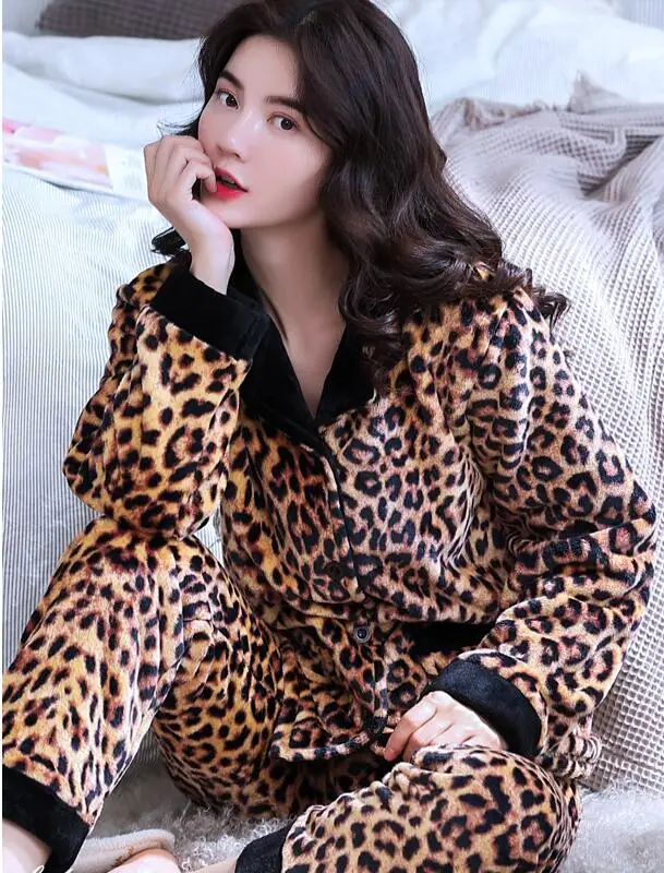 StyleF H5834 одежда для сна утолщенная Пижама для девочек, костюм для женщин, милая Студенческая одежда для дома, фланелевая зимняя бархатная ночная рубашка с длинными рукавами кораллового цвета - Цвет: StyleF