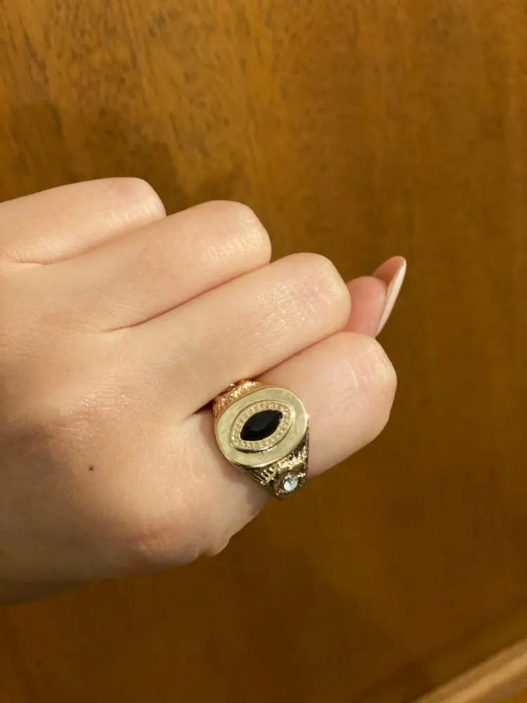 H1de56128f2924048a38ff81898dffd70T