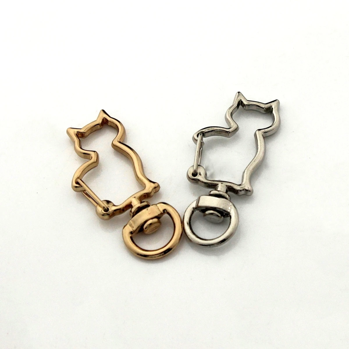1 stücke Metall Katze Form Karabinerhaken Neue Stil Clips Frühling Tor Leder Handwerk Winzige Haustier Leine Tasche Strap Gurtband schlüsselbund Haken DIY – Detail 3