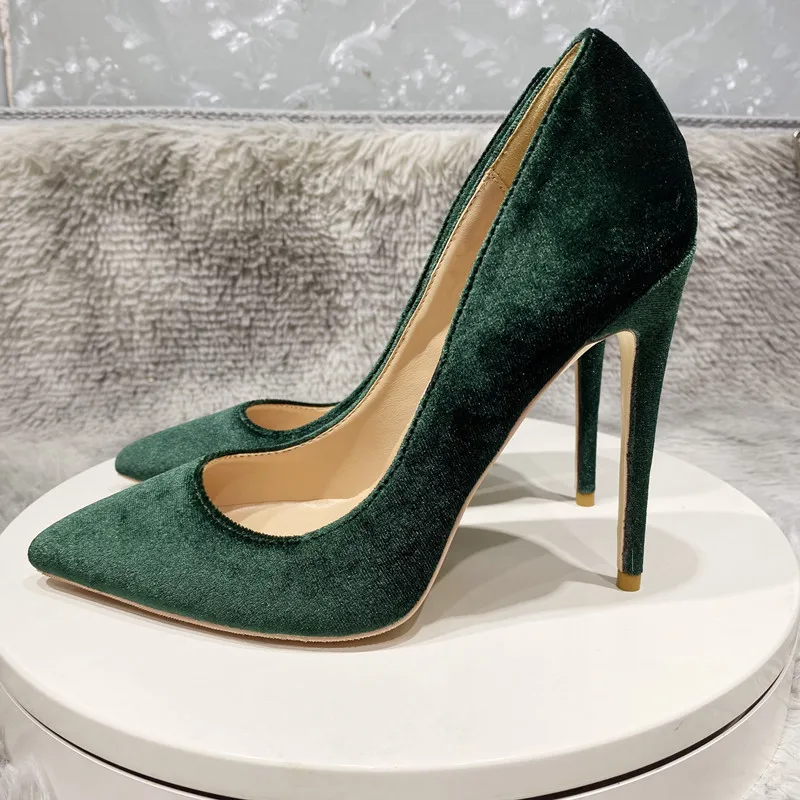 Assasin, Platform green heels