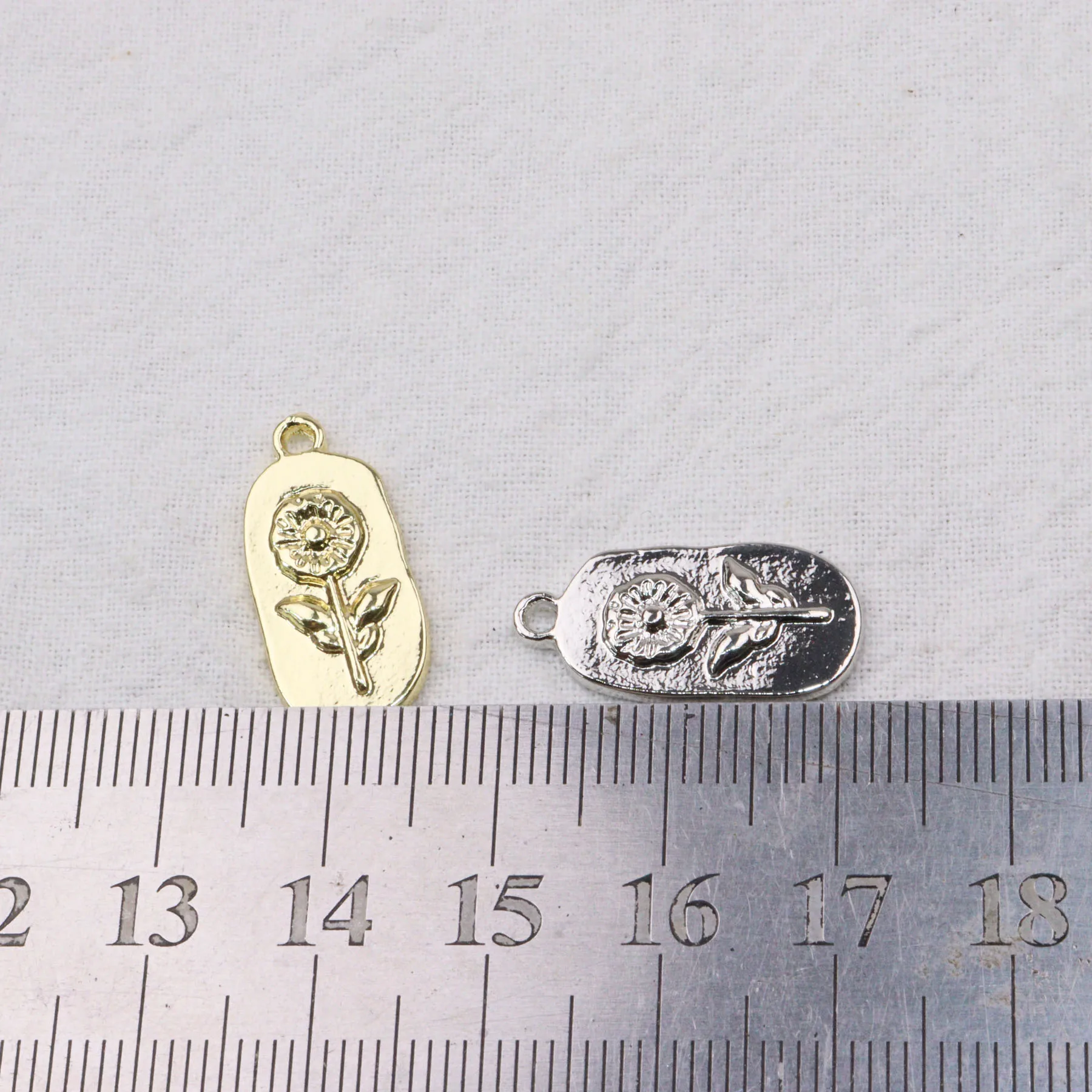 Eruifa 신상 꽃 데이지 아연 합금 목걸이 귀걸이, 패션 쥬얼리, 수제 DIY 참 펜던트, 2 가지 색상, 10*18mm, 20 개